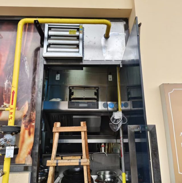 North African Kitchen Ventilation: Ductless Hoods